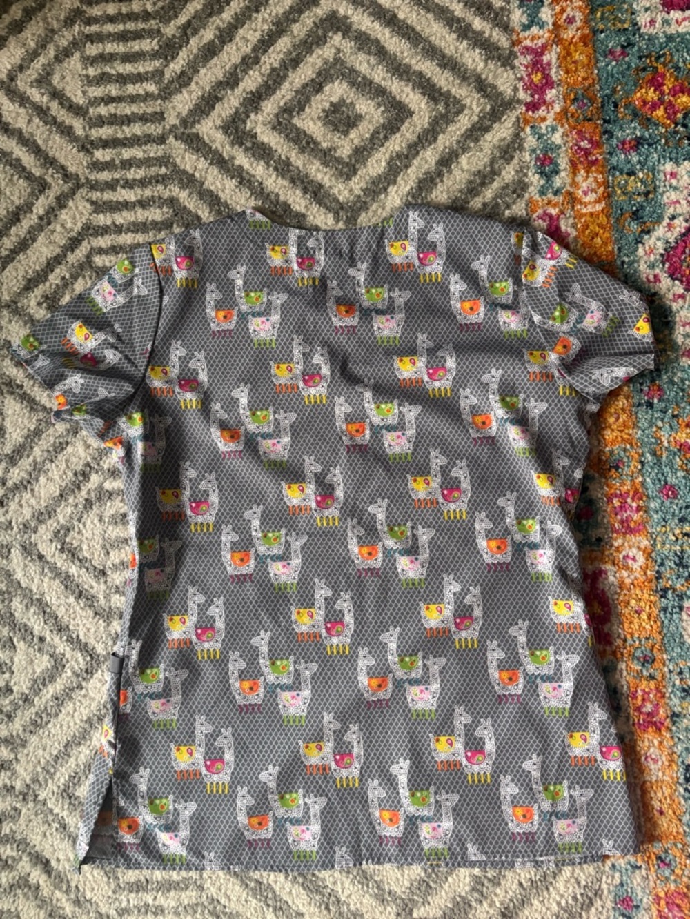White Cross Lacey Llama scrub top - Picture 4 of 4